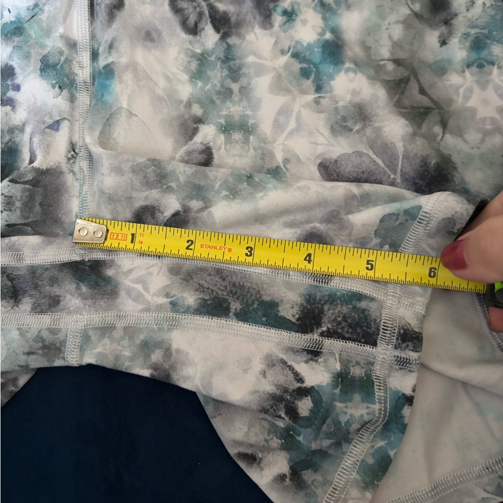 Lululemon Multicolored Align Shorts 6” - Picture 4 of 4